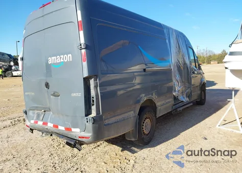 2019 Mercedes-Benz Sprinter 2500 High Roof V6 from USA, damaged, VIN WD4PF1CD9KP124656